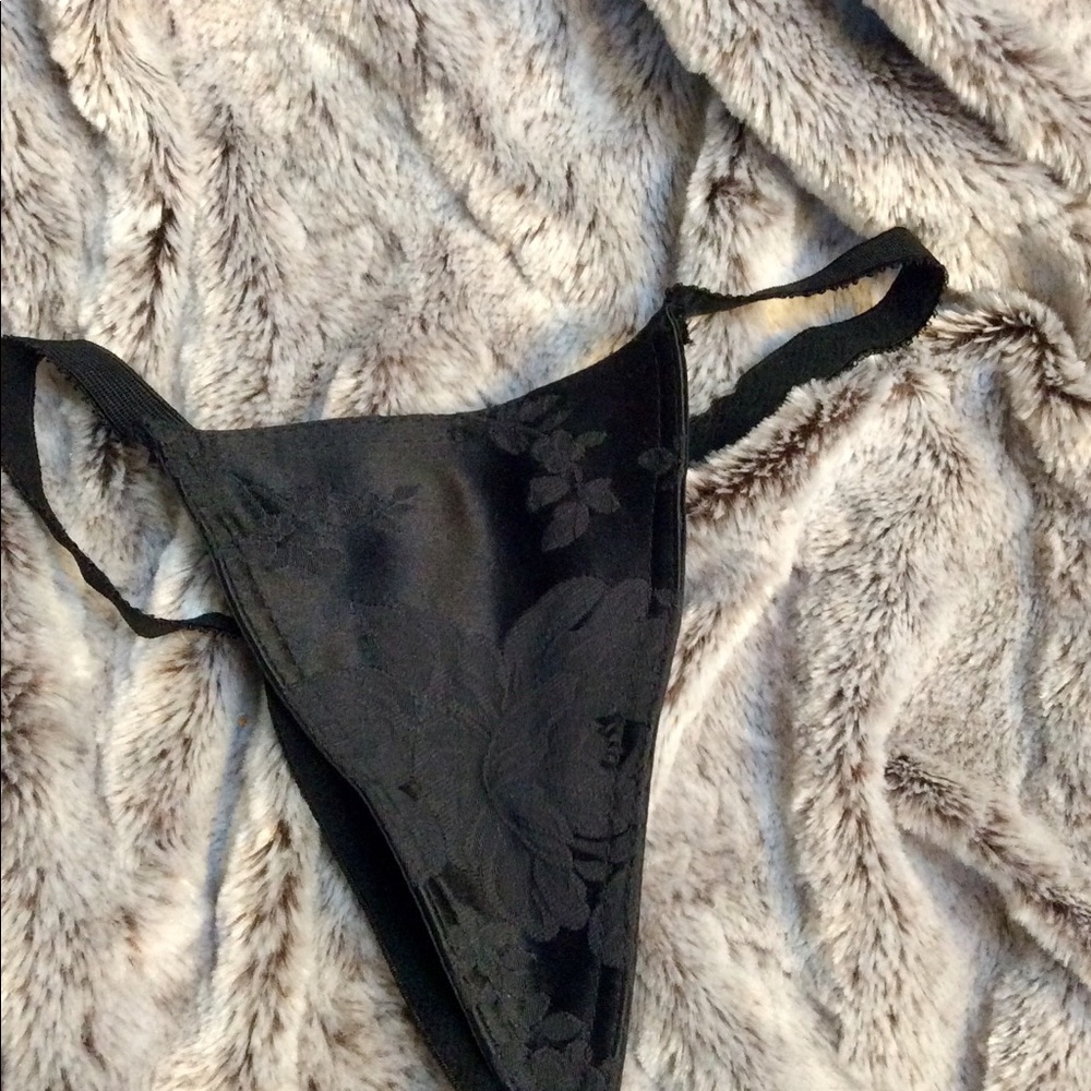 G-String - Picture 2 of 2
